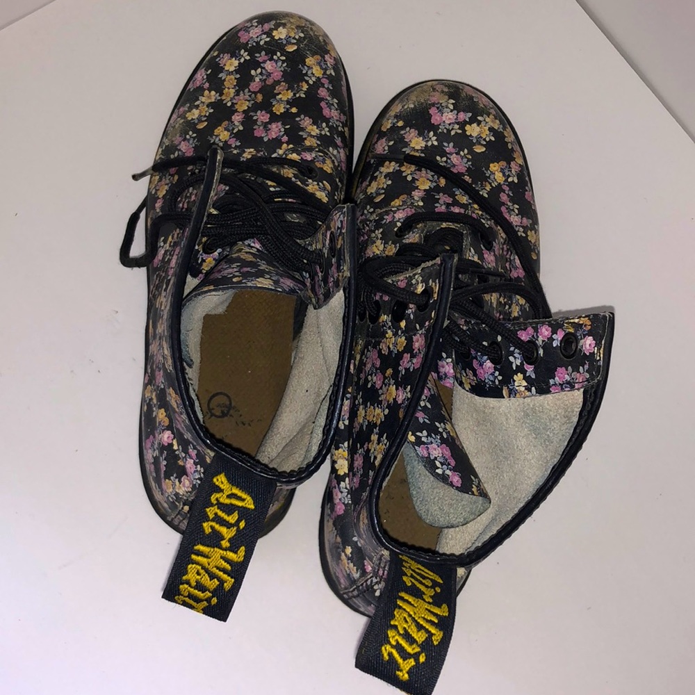 VNTG Dr. Martens AW004